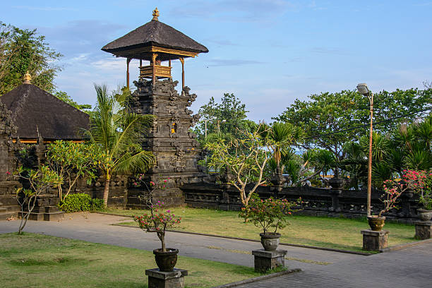 pura goa lawah, temple des chauves-souris, bali, indonésie - pura goa lawah photos et images de collection