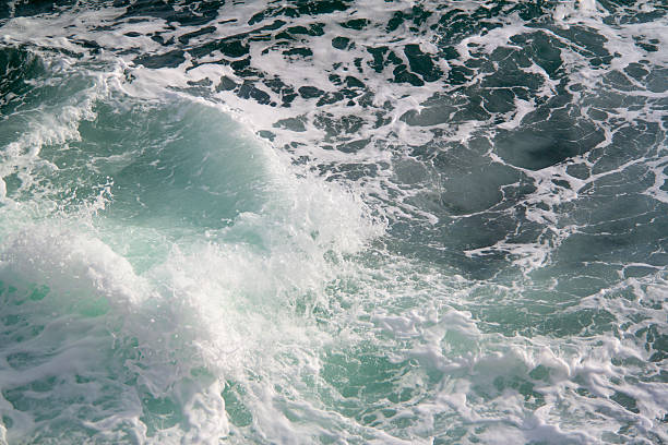 istock Seascape. Crashing waves. Simple uncluttered background. 627080142