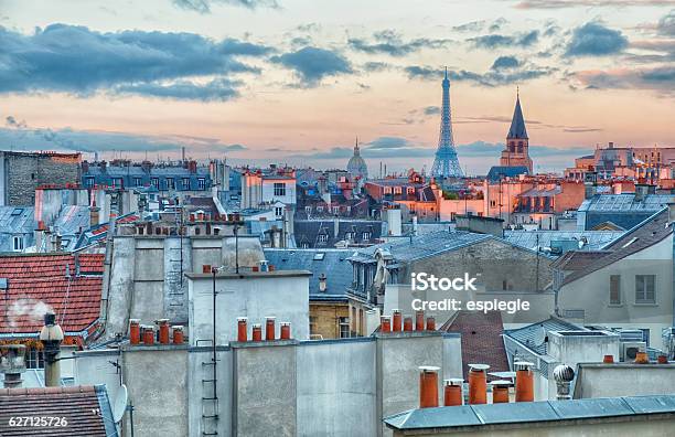 Foto de Paisagem Urbana De Paris Ao Nascer Do Sol e mais fotos de stock de Paris - Paris, Inverno, Telhado