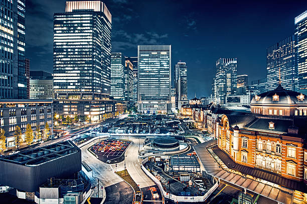 tóquio, japão vista da cidade na estação de tóquio - tokyo station railroad station chiyoda ward building exterior imagens e fotografias de stock