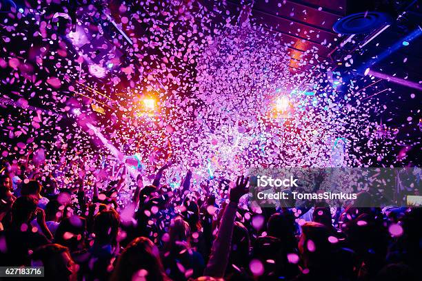 Folla Concerto - Fotografie stock e altre immagini di Party - Party, Locale notturno, Evento