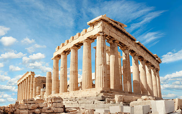 parthenon a la acrópolis en atenas, grecia - greece athens greece parthenon acropolis fotografías e imágenes de stock