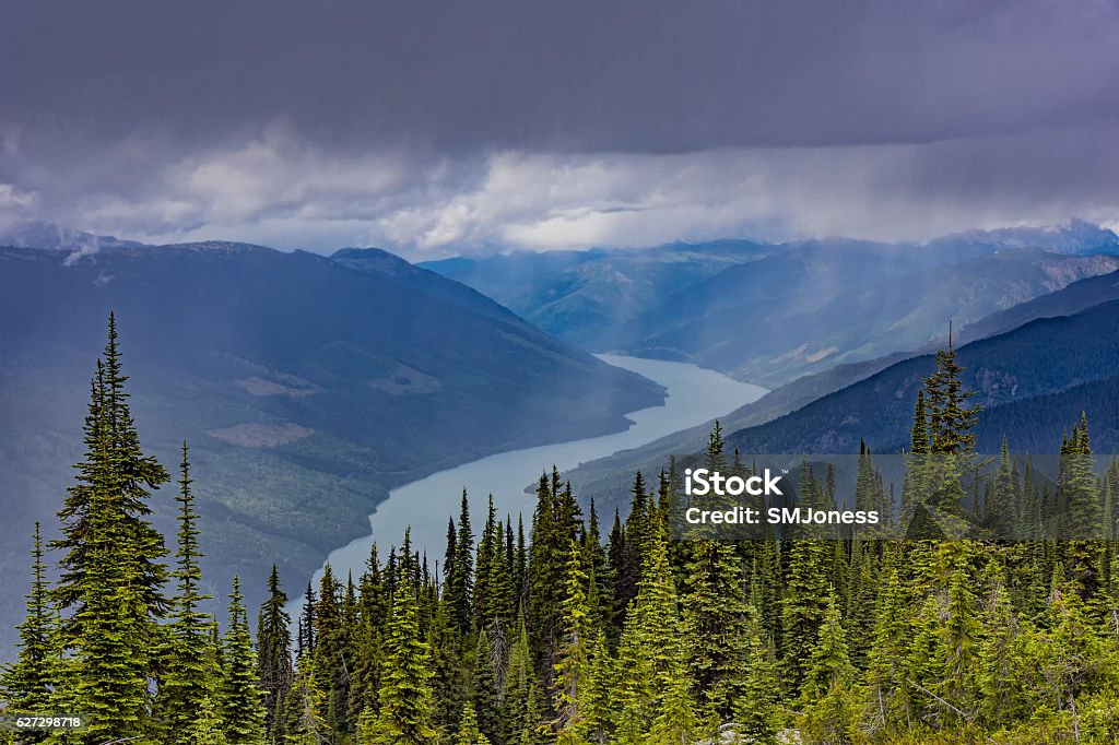 Lac Revelstoke à partir du mont Revelstoke Colombie-Britannique Canada - Photo de Colombie-Britannique libre de droits