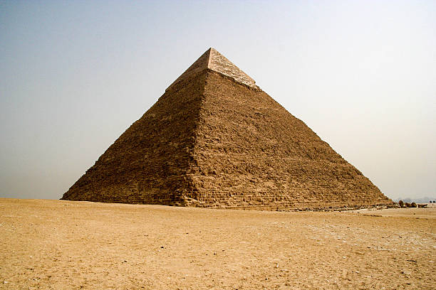 a grande pirâmide de gizé, egipto - pyramid of mycerinus pyramid great pyramid giza imagens e fotografias de stock