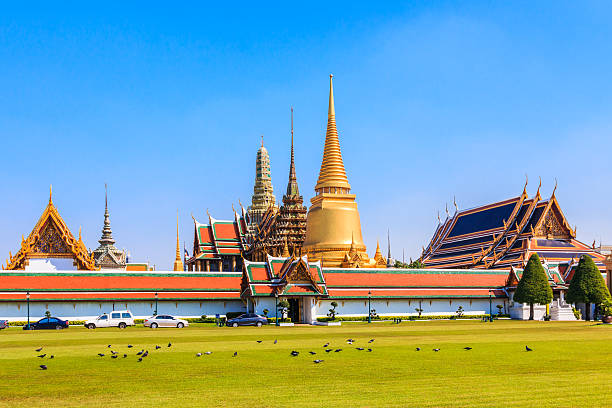 bangkok, thailand.  - asia thailand vacations wat phra kaeo 뉴스 사진 이미지