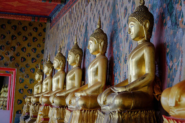 와트 아룬 불교의 불상 금행 - wat arun buddhism temple stone 뉴스 사진 이미지