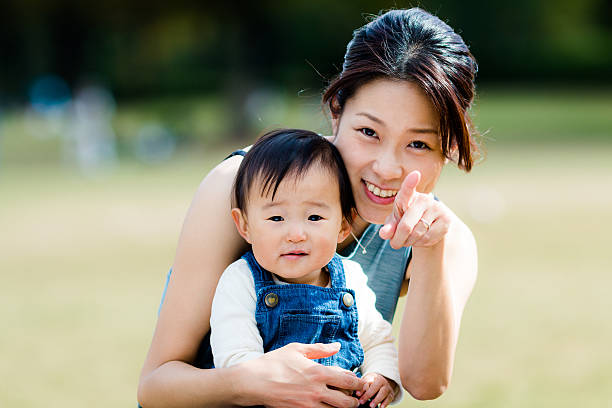 istock Mom and baby 627542406