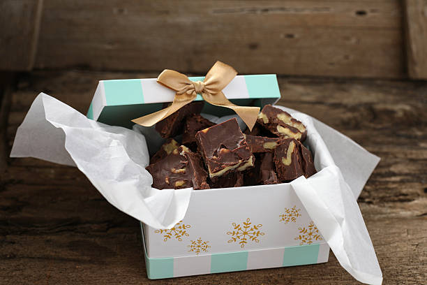 gift of homemade fudge - chocolate candy gift package chocolate imagens e fotografias de stock