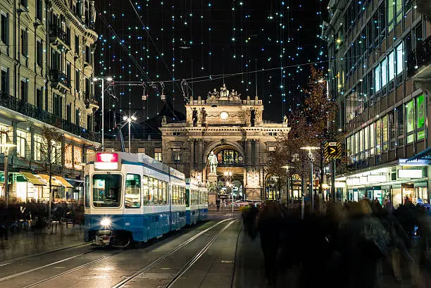 Photo of Christmas shopping in the decorated Zurich Bahnhofstrasse - 6