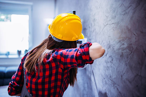 istock Repairing the tv 627922476