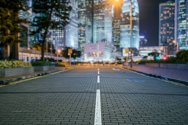 piso de baldosas vacío con paisaje urbano borroso de fondo de hong kong - textured urban scene outdoors hong kong fotografías e imágenes de stock