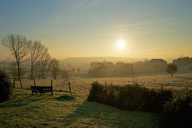 amanecer rural de invierno - winchelsea fotografías e imágenes de stock