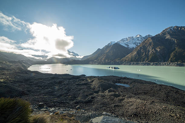 istock Tasman lake, New Zealand 628090742