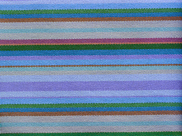 fond de texture textile papier peint rayé multicolore - footcloth photos et images de collection