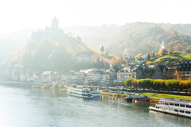 istock Landscape with town Cochem on river moselle with reichsburg castle 628097574