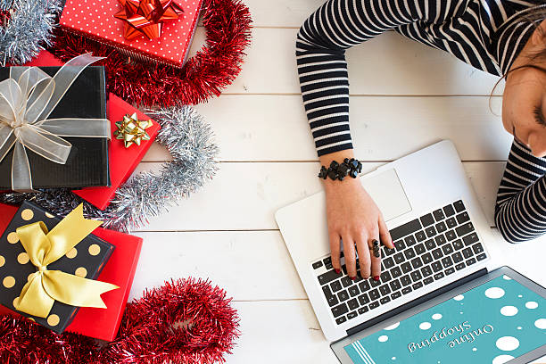 istock Xmas online shopping with gift boxes 628098894