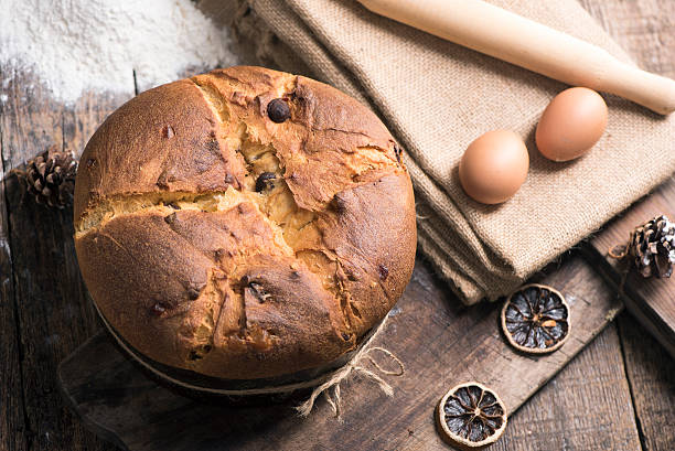 homemade panettone - dieting food cake sponge cake imagens e fotografias de stock