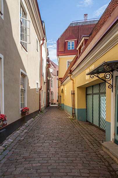 istock Medieval Street In Tallinn 628134544