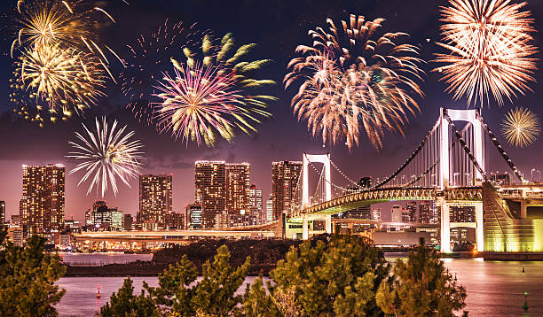 rainbow bridge en tokio, japón - bahía de tokio fotografías e imágenes de stock