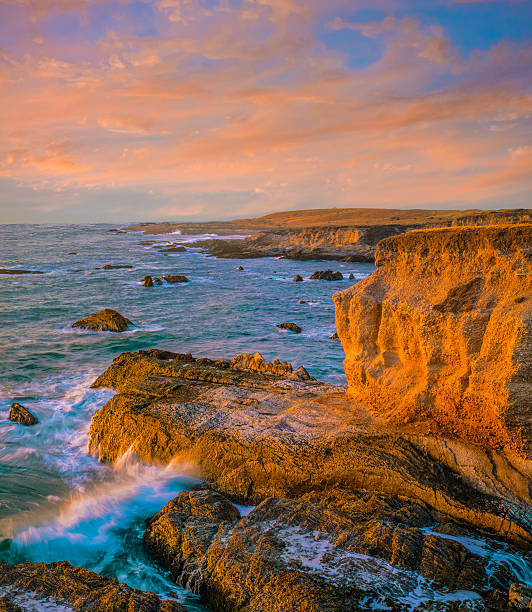 istock California Coast shoreline Montana De Oro State Park, CA(P) 628219222