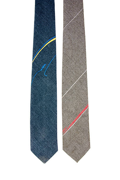 deux sortes de cravates isolées sur fond blanc. cravate isolée - starched photos et images de collection