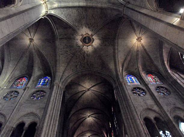 파리 - 노트르담 대성당의 트란셉트 천장 - rose window ile de la cite paris france notre dame 뉴스 사진 이미지