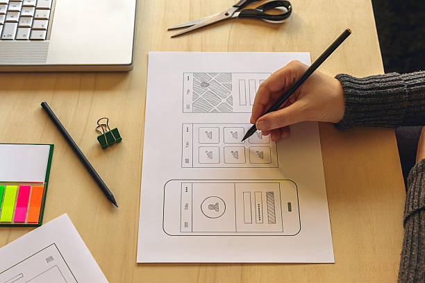 дизайнер wireframing мобильное приложение - designer product design sketching design occupation стоковые фото и изображения