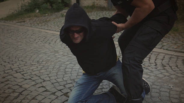 istock Police Arresting drugs dealer 628370806