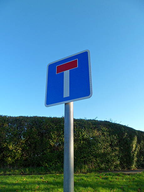istock 'No through road' road sign 628388772