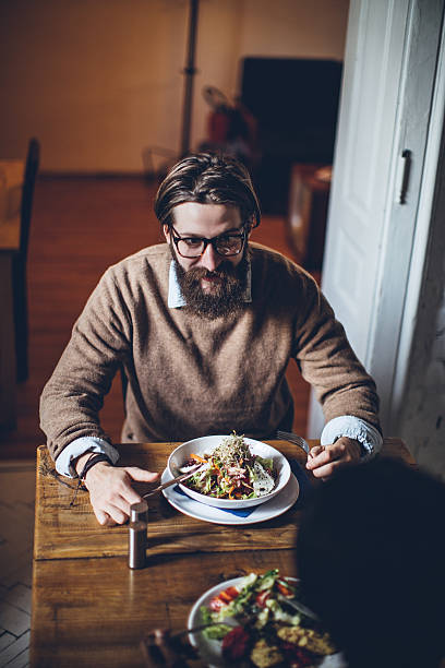 istock Business partners having lunch brake in restauraunt 628410960