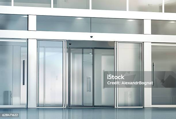 Foto de Mockup De Entrada De Portas De Vidro Deslizantes Em Branco e mais fotos de stock de Porta