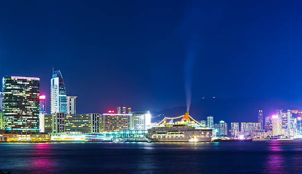 istock Hong Kong skyline at night 628509686