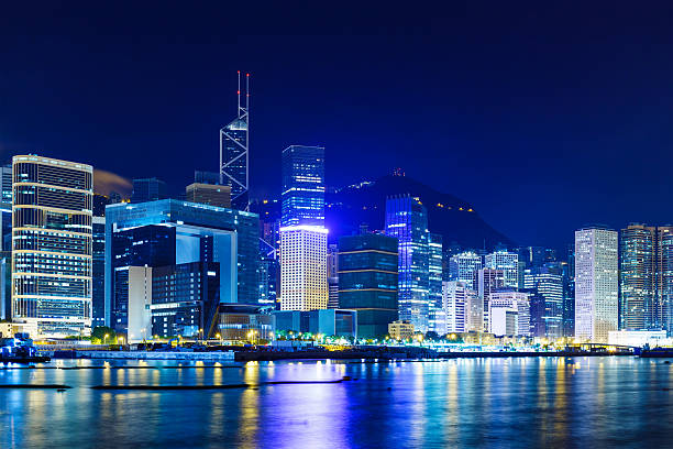 istock Hong Kong skyline at night 628515358