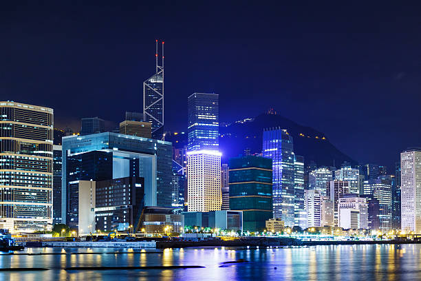 istock Hong Kong skyline at night 628516092