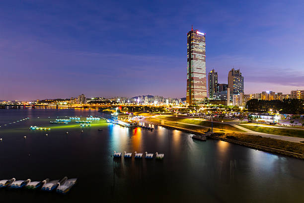 istock Seoul skyline at night 628529960