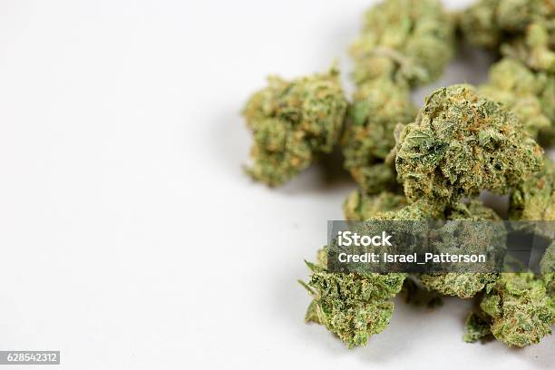 Cannabis Boccioli - Fotografie stock e altre immagini di Pianta di cannabis - Pianta di cannabis, Cannabis - Narcotico, Germoglio