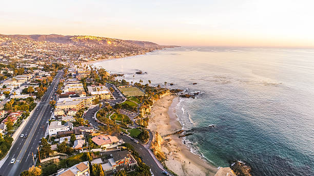Laguna Beach, Orange County (Southern California) A view of the Main Beach Coastline in Laguna Beach, Southern California. Laguna Beach is a beach community that is a popular tourism destination and is located in Orange County. southern california stock pictures, royalty-free photos & images