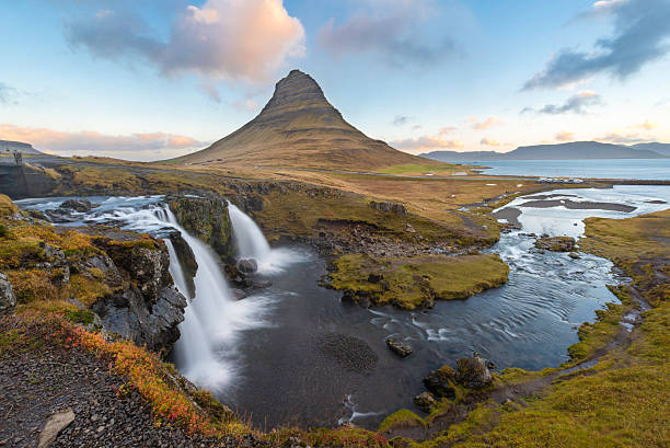 istock Kirkjufellsfoss waterfall with Kirkjufell mountain 628659804