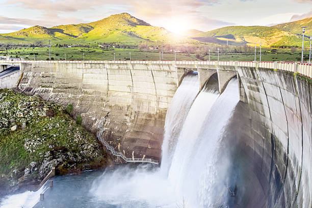 Dam unloading water Reservoir of the Ponton in Segovia (Spain) reservoir stock pictures, royalty-free photos & images