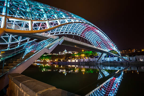 istock Pedestrian bridge of peace over the Mtkvari (Kura) River 628759160