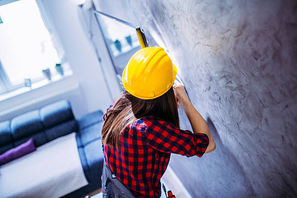 istock Electrician repairing the tv 628811126