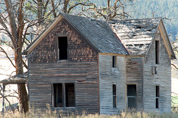 istock Abandoned Farm House 628820950