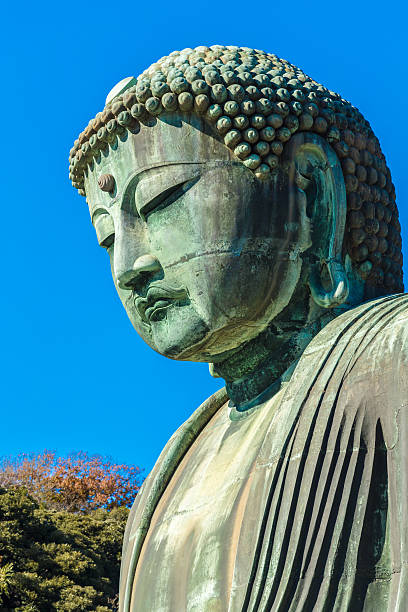 el gran buda en kamakura japón - hase temple fotografías e imágenes de stock