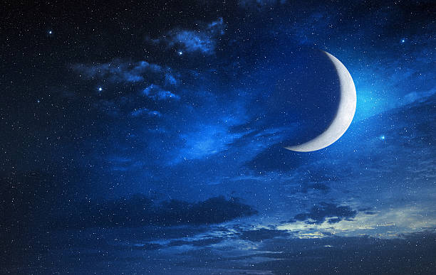 lune dans un ciel bleu nuageux - poetic photos et images de collection
