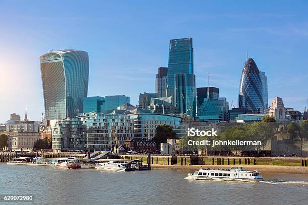 City Of London Los Principales Centros De Finanzas Globales Foto de stock y más banco de imágenes de Londres - Inglaterra