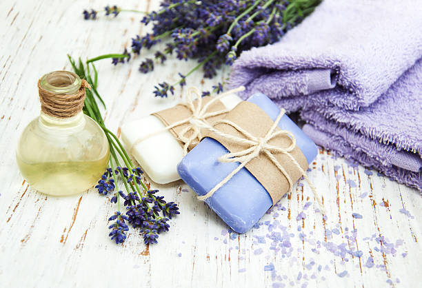 lavande, savon - lavender lavender coloured merchandise spa treatment photos et images de collection