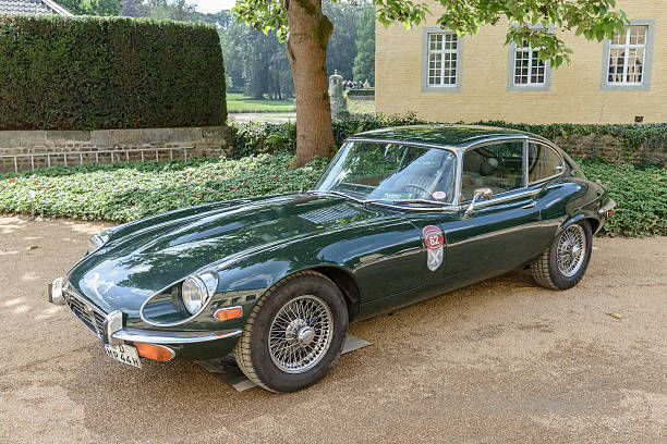 jaguar type e britannique classique voiture de sport - e type photos et images de collection