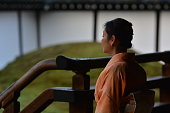 japanerin-in-kimono-seiza-im-tofuku-ji-tempel-kyoto.jpg?b=1&s=170x170&k=20&c=dmvEIPajRq9vn9V43Vy0bdc_kaVs83jQzXUDy-QqWOo=