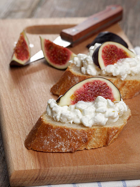 istock Sandwiches with cheese and figs 629170644