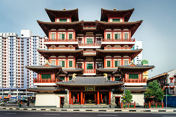 tempio del buddha toothe reliquia, singapore - temple singapore city singapore buddhism foto e immagini stock